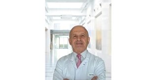 Robotik cerrahi titreyen elleri ortadan kaldırıyor