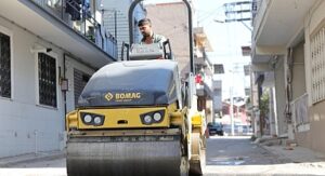 Başkan Önal, asfalt çalışmalarını yerinde inceledi