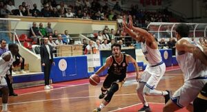 Konya Büyükşehir Zirve Takibini Sürdürdü