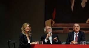 Prof. Dr. Selim Badur: “İnfluenza virüsü bakterilere zemin hazırlıyor”