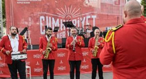 İzmir’de Cumhuriyet coşkusu başladı