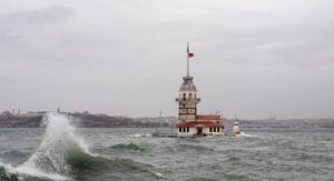 AKOM’dan Pazartesi Uyarısı: Fırtına ve Kuvvetli Sağanak Yağış Bekleniyor