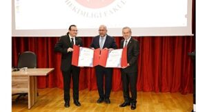 Ankara Üniversitesi Diş Hekimliği Fakültesine TÜSKA Akreditasyon Belgesi