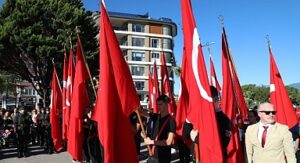 Edremit’te Cumhuriyet’in 102. Yılı Coşkuyla Kutlandı