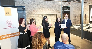 İzmir Öğretmen Akademileri Kapsamında ”Felsefe ve Düşünce Akademisi” Gerçekleştirildi