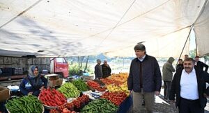 Başkan Kocaman Ataşehir Pazarı’nda Esnafla Bir Araya Geldi