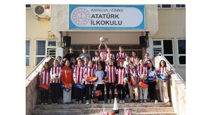 Büyükşehir’den geleceğin sporcularına malzeme desteği