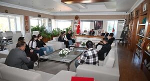 Öğrencilerden Başkan Topaloğlu’na teşekkür ziyareti