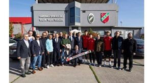 Başkan Tugay’dan iki efsaneye ziyaret