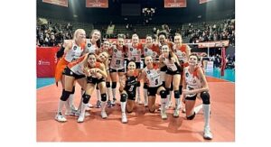Eczacıbaşı Dynavit, evinde Zeren Spor’u 3-0 mağlup etti