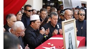Manisa’nın ilk kadın belediye başkanı Gülşah Durbay son yolculuğuna uğurlanıyor