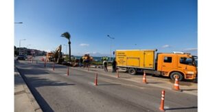 Mithatpaşa Caddesi’ndeki ana boru arızası için İZSU seferber oldu