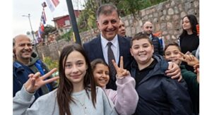 Park tamam sırada iki spor sahası var
