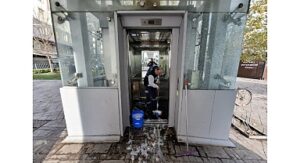 Üst geçit asansörleri Büyükşehir’le tertemiz